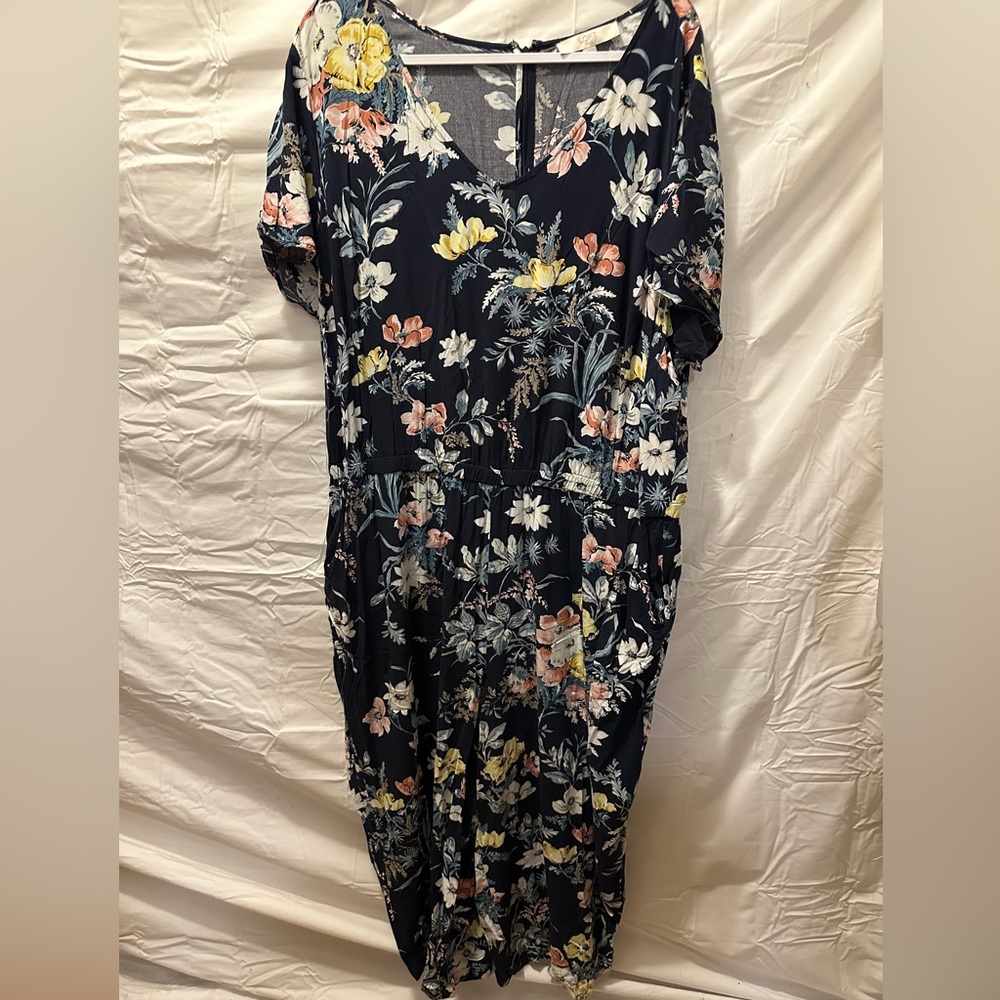 Loft plus floral shorts jumpsuit size 24